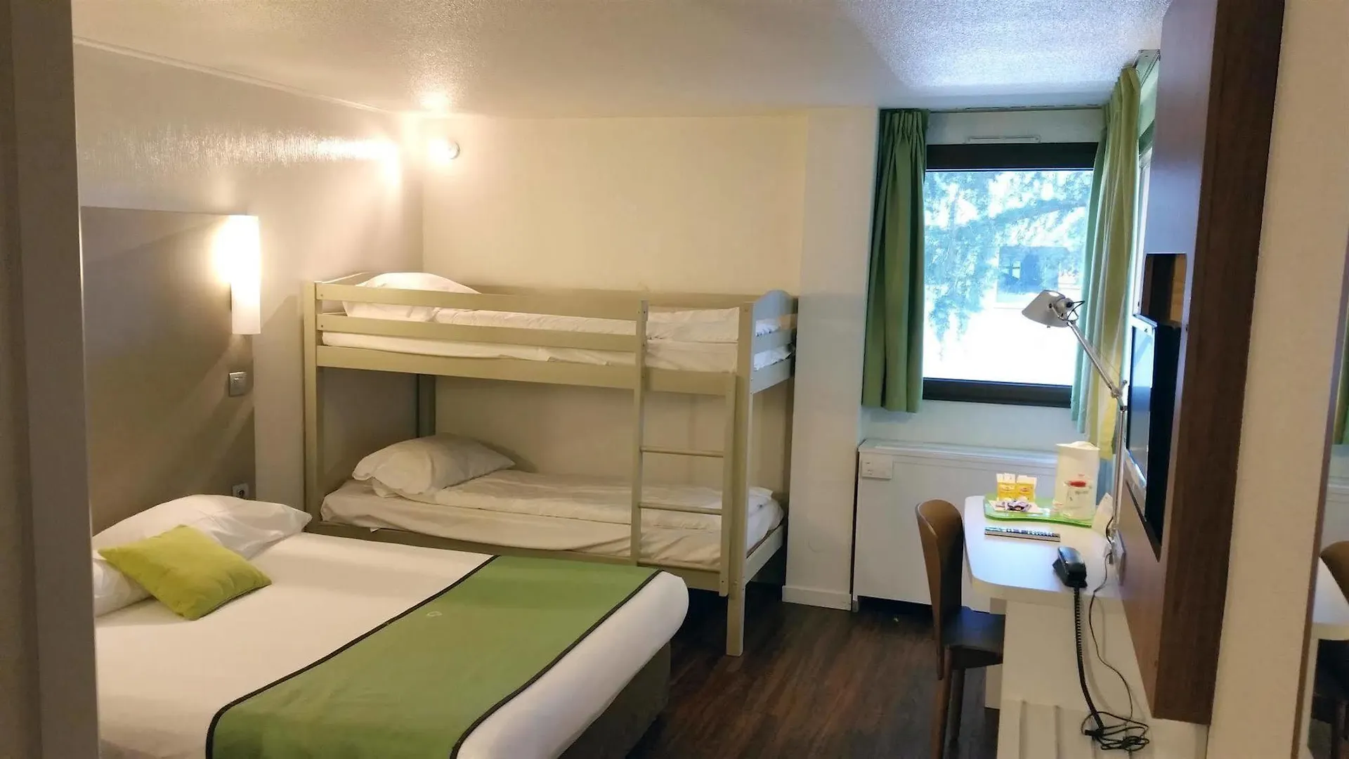 ***  Hotel Campanile Antibes França