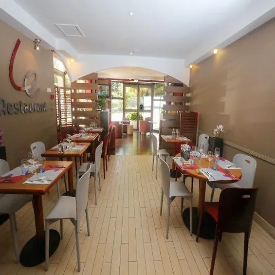 Hotel Campanile Antibes 3*,  Francja